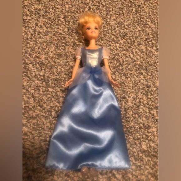 Full Set of Like New Disney Princess Barbie Dolls - Picture 5 of 10
